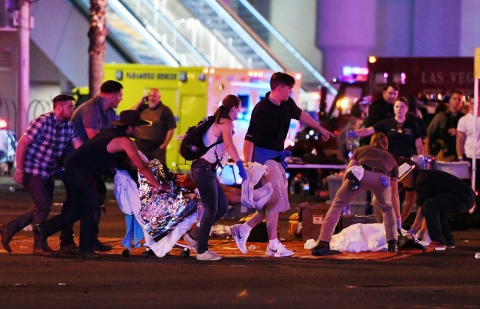 Những hình ảnh kinh hoàng sau vụ xả súng đẫm máu tại Las Vegas