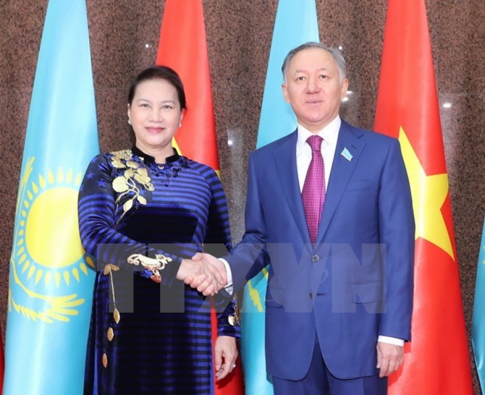 top vietnamese kazakhstani legislators hold talks