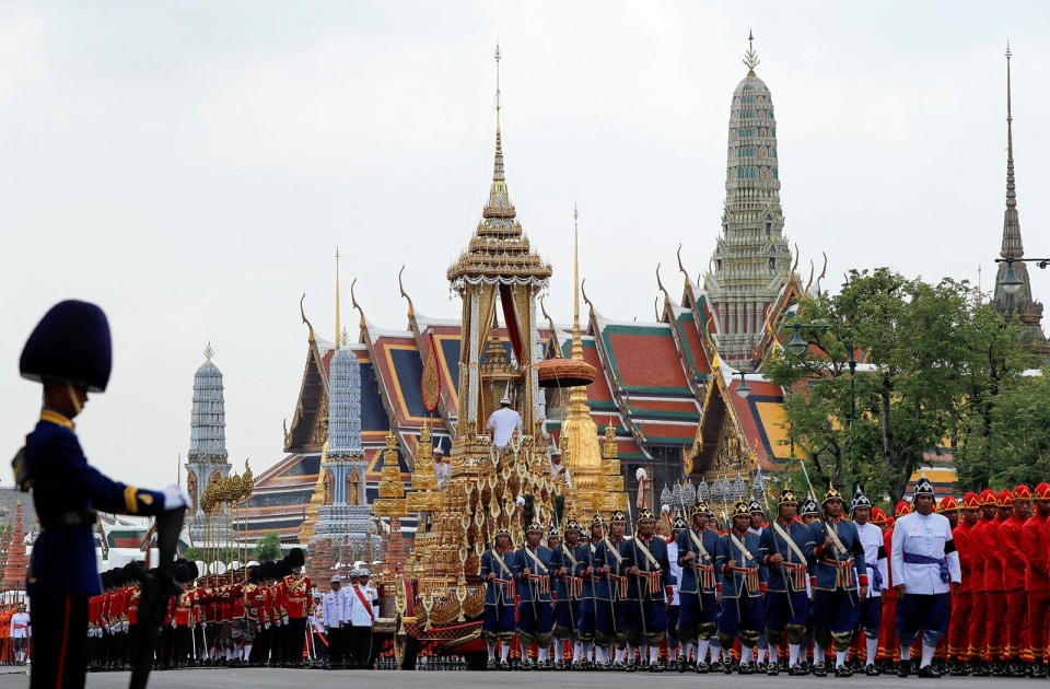 nhung hinh anh xuc dong tai le tang nha vua bhumibol adulyadej