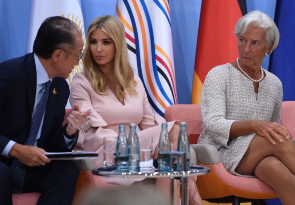 ivanka trump bi chi trich vi thay cha du hop g20