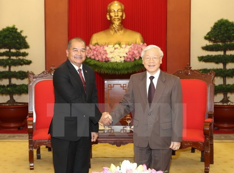 vietnam laos strengthen coordination to promote renovation