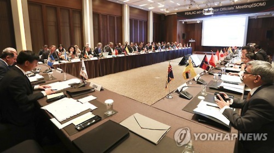 vietnam attends fealacs foreign ministerial meeting