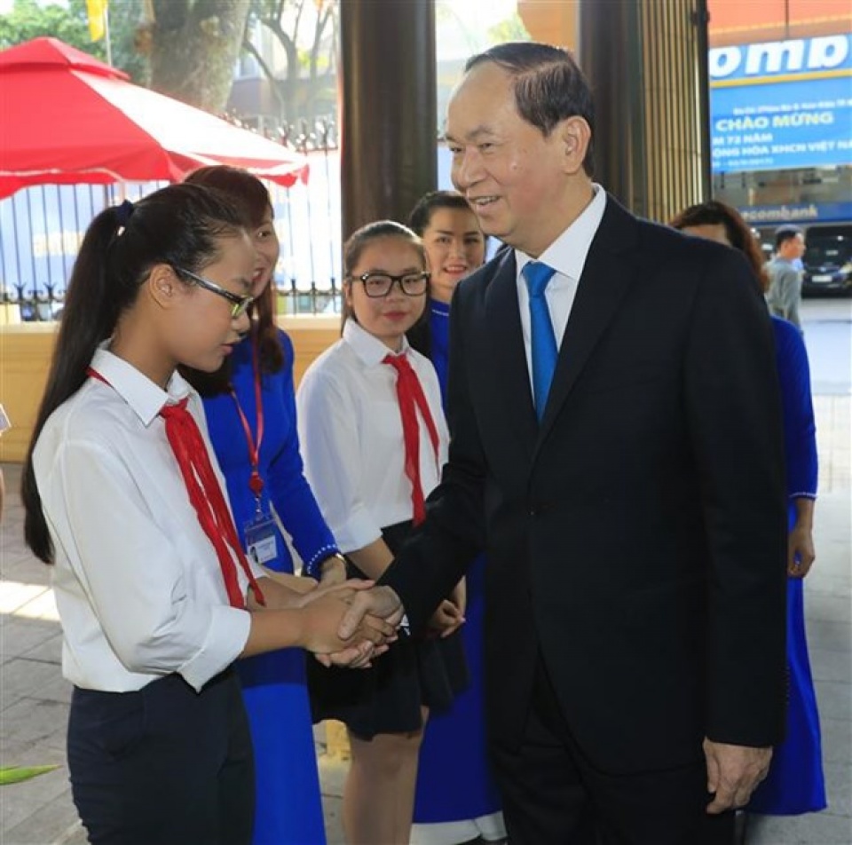 20 million vietnamese students embark on new academic year