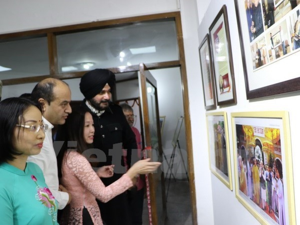 photo exhibition helps bring vietnam india closer