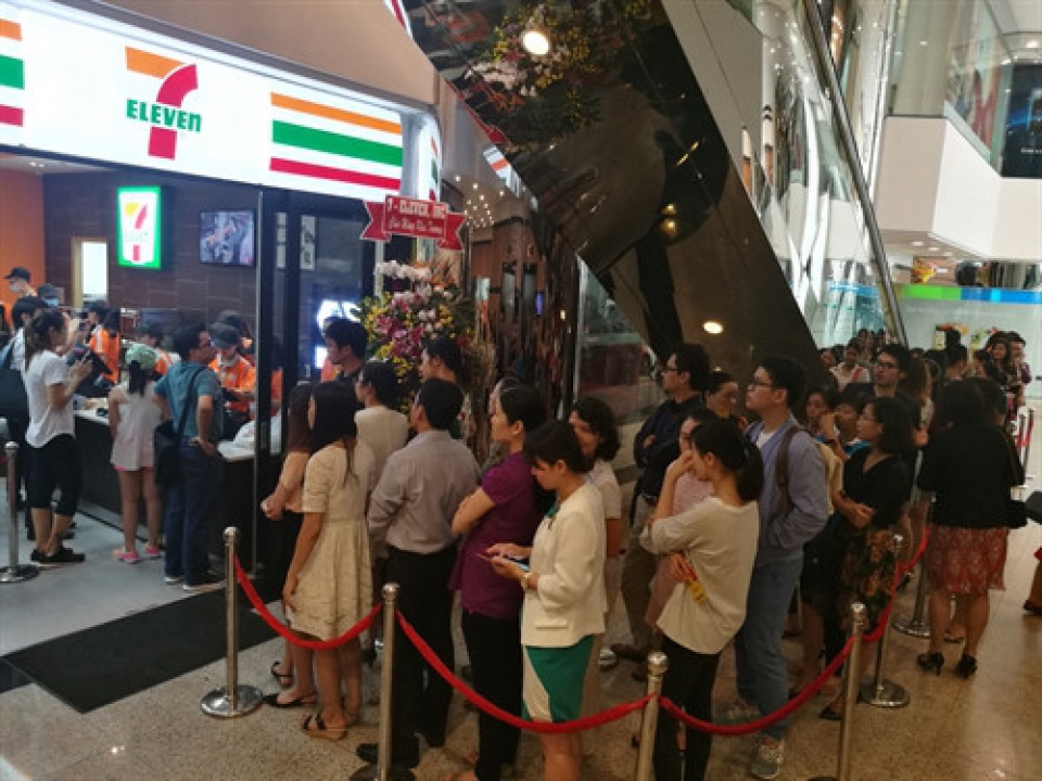 japans 7 eleven to recruit vietnamese interns