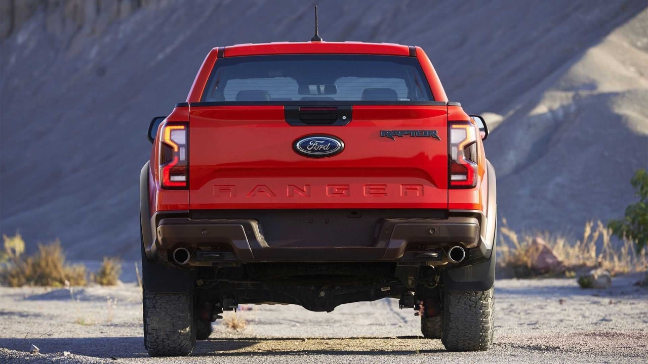 Cận cảnh chi tiết xe bán tải Ford Ranger Raptor 2022