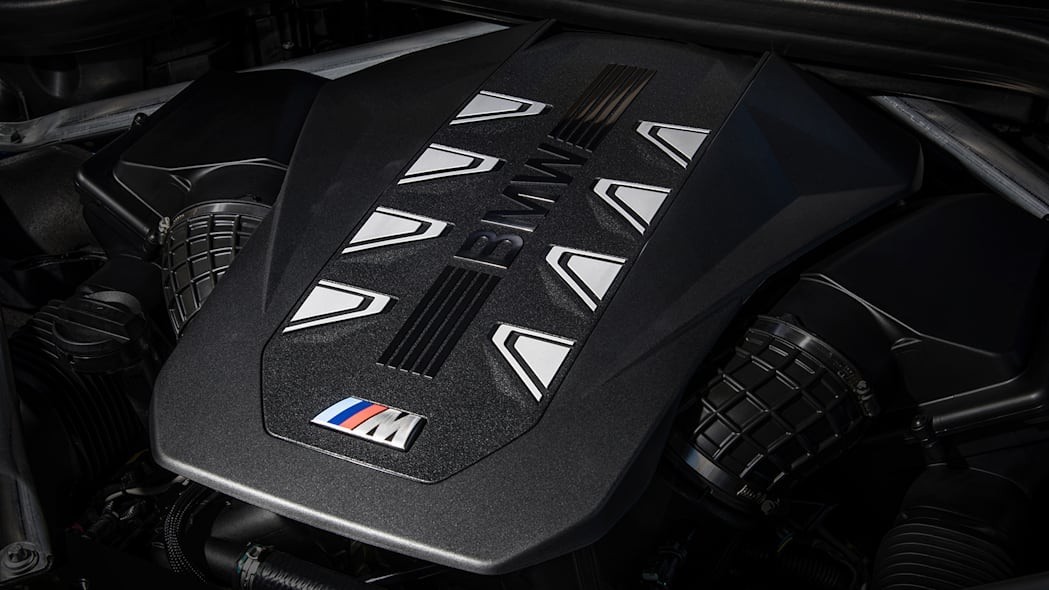 BMW X7 2023 cực chất với ngoại hình mới và động cơ mạnh hơn