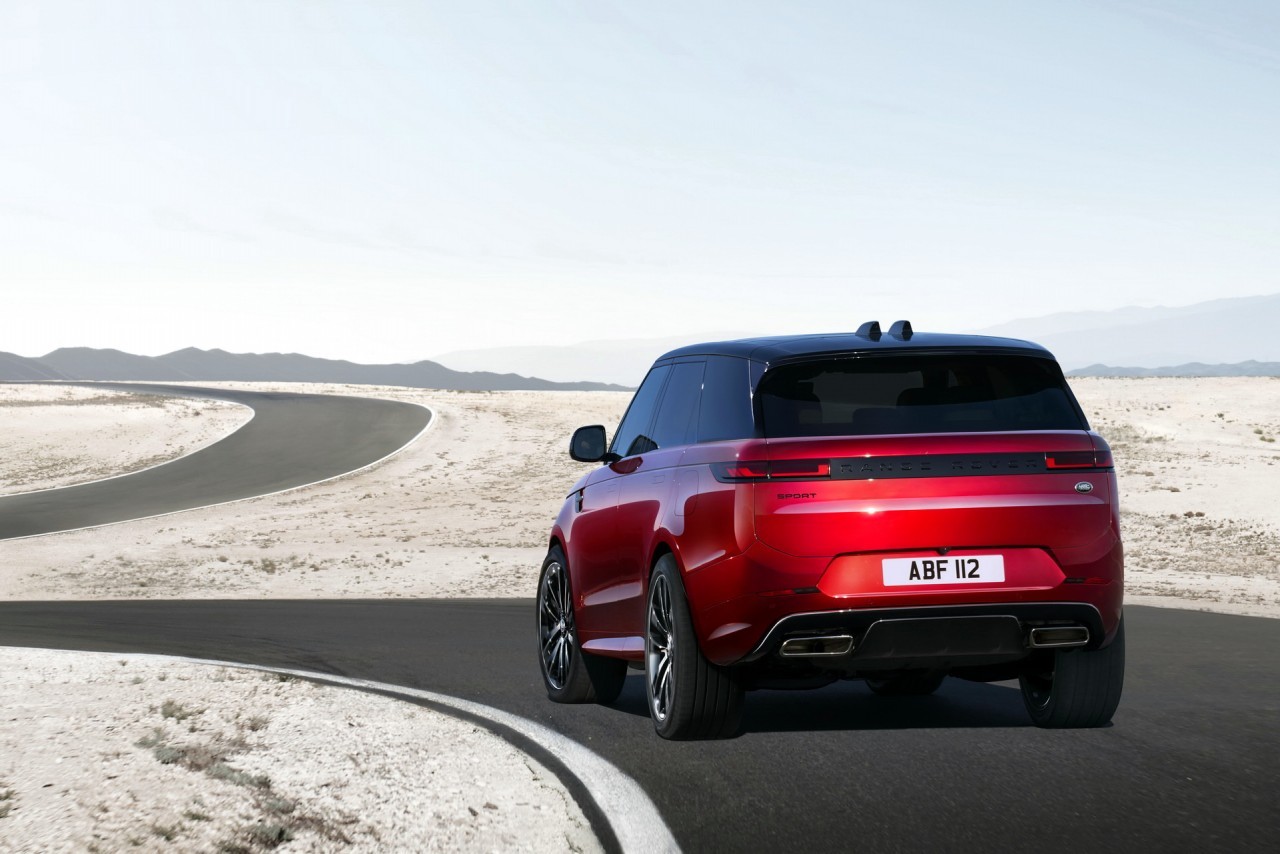 Cập nhật bảng giá Range Rover Sport 2023 mới ra mắt, giá từ 6,969 tỷ đồng