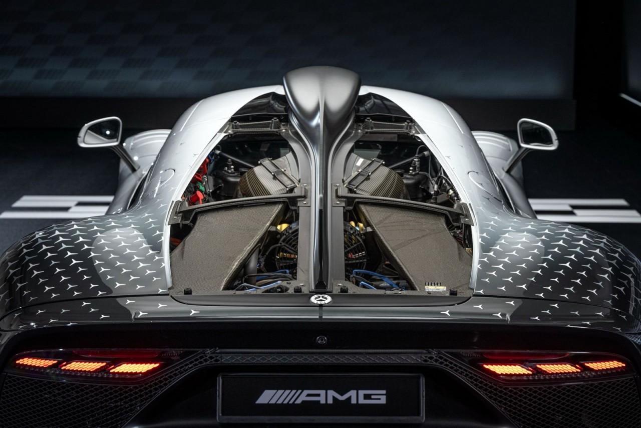 Cận cảnh chi tiết Mercedes-AMG One 2023 ra mắt, công suất 1.049 mã lực