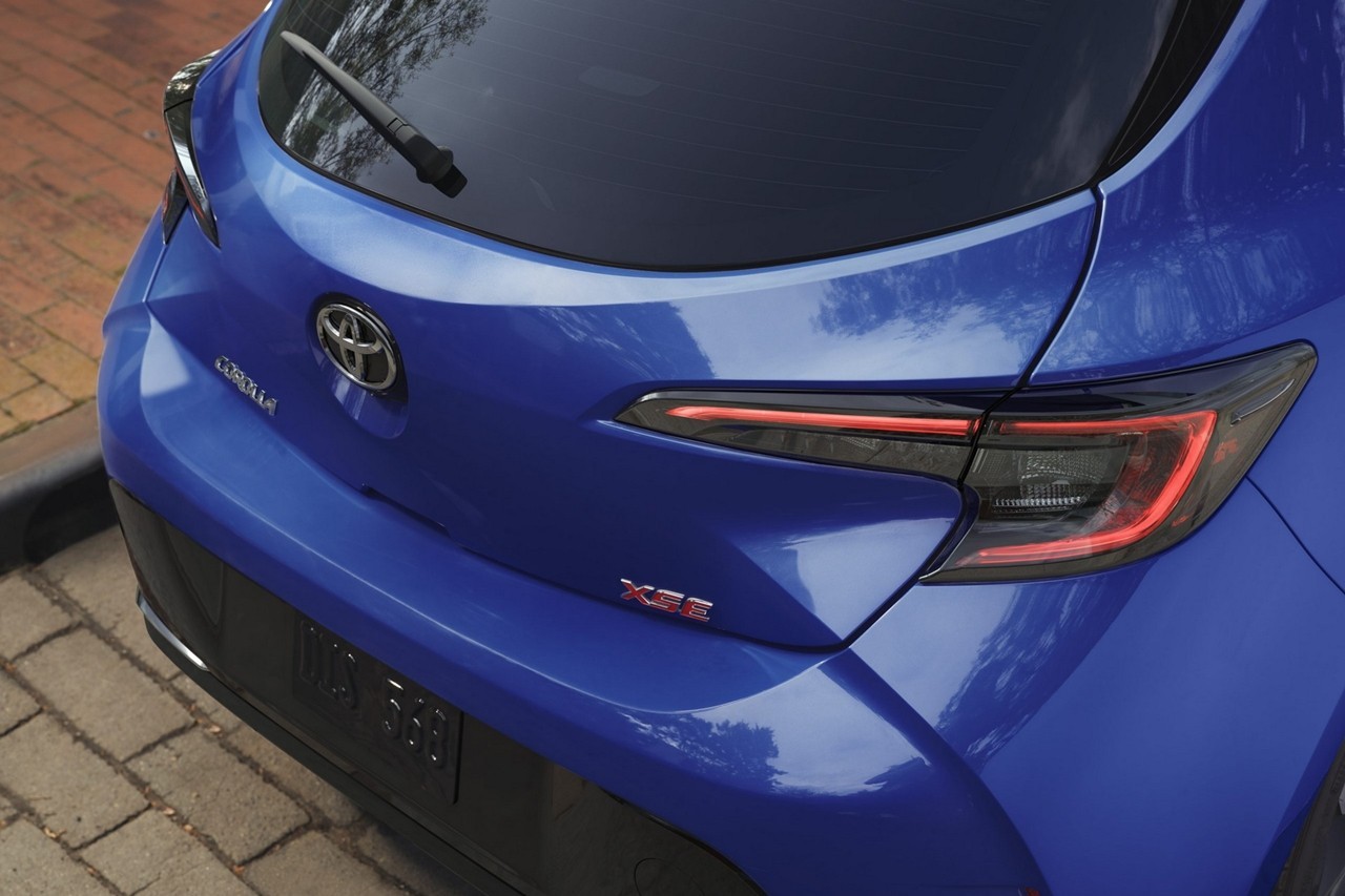 Cận cảnh Toyota Corolla phiên bản động cơ Hybrid AWD