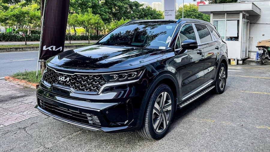 Cận cảnh mẫu SUV Kia Sorento phiên bản logo mới