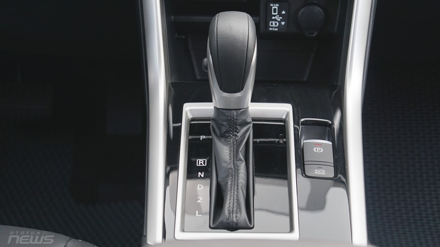 Cận cảnh chi tiết Mitsubishi Xpander 2022 phiên bản AT Premium, giá 648 triệu đồng