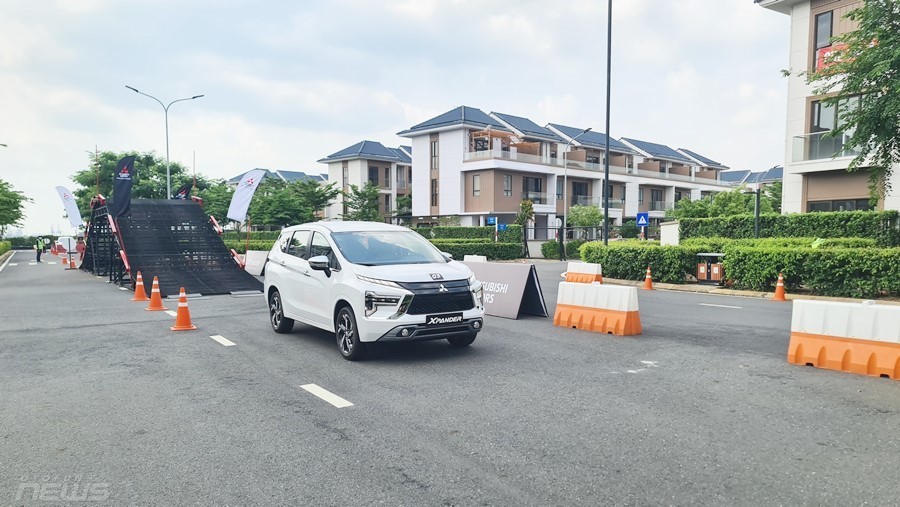 Cận cảnh chi tiết Mitsubishi Xpander 2022 phiên bản AT Premium, giá 648 triệu đồng