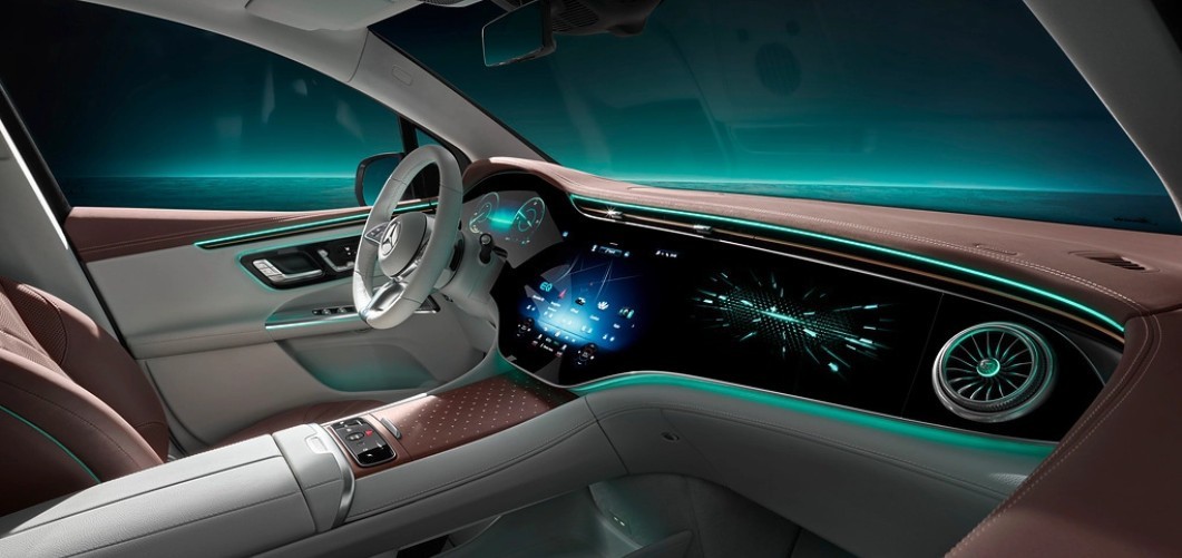 Cận cảnh nội thất Mercedes-Benz EQE sẽ ra mắt ngày 16/10