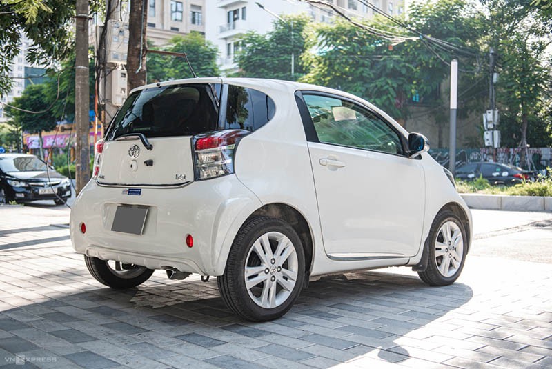 Ra mắt sau 8 năm xe Toyota iQ 2013 được rao giá 1,3 tỷ đồng