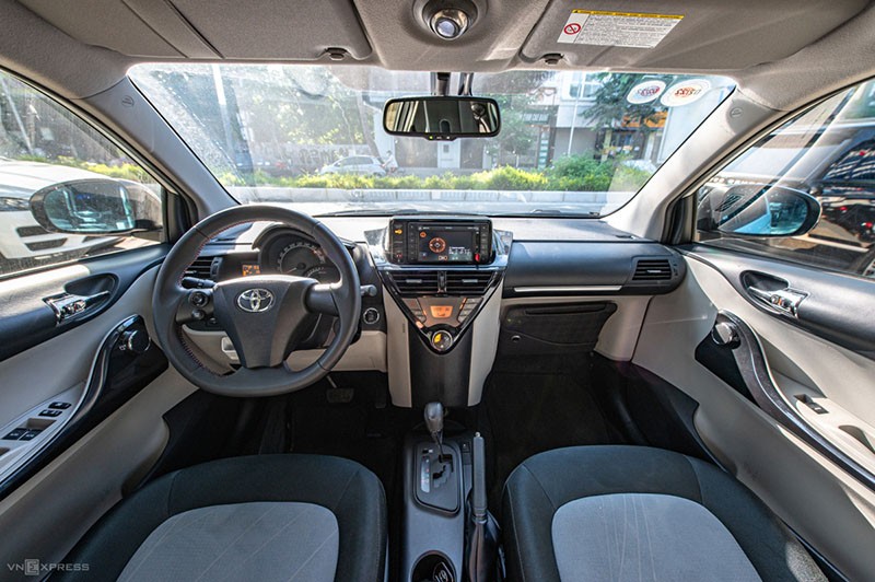 Ra mắt sau 8 năm xe Toyota iQ 2013 được rao giá 1,3 tỷ đồng