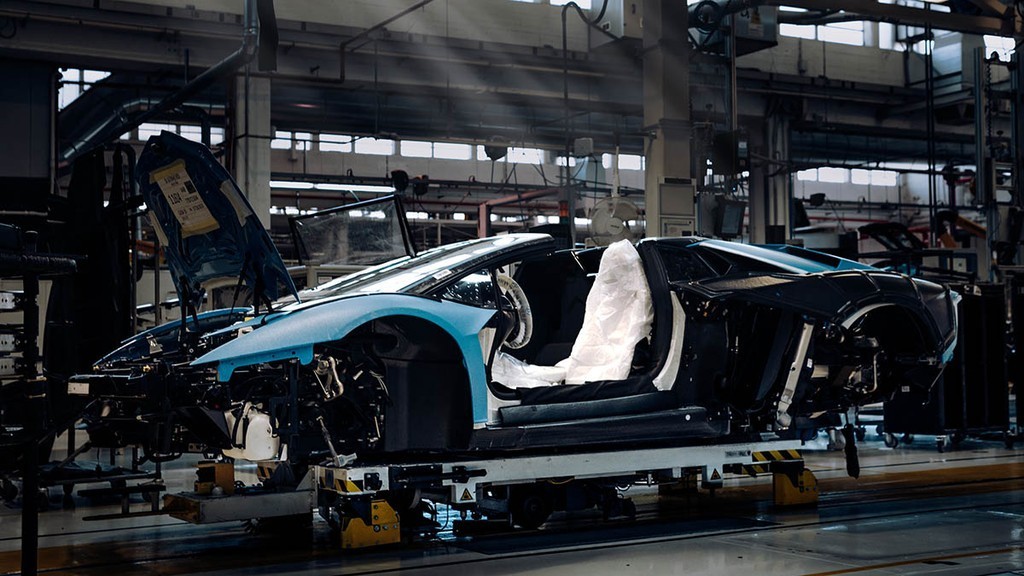 Cận cảnh siêu xe Lamborghini Aventador cuối cùng xuất xưởng