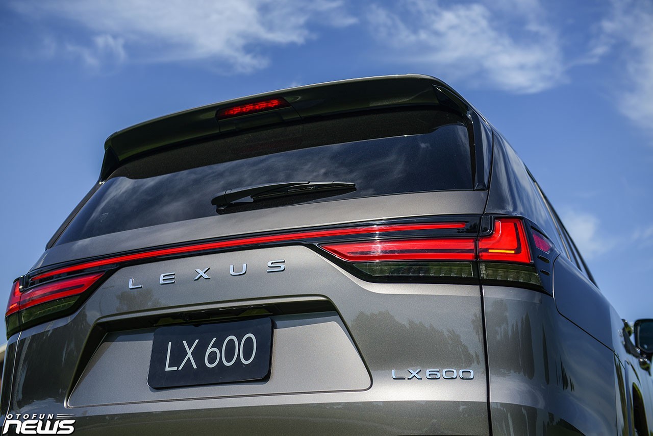 Cận cảnh chi tiết Lexus LX600 Vip tại Việt Nam, giá hơn 9 tỷ đồng