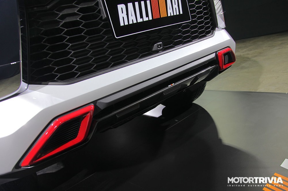 Cận cảnh Mitsubishi Pajero Sport Ralliart 2022