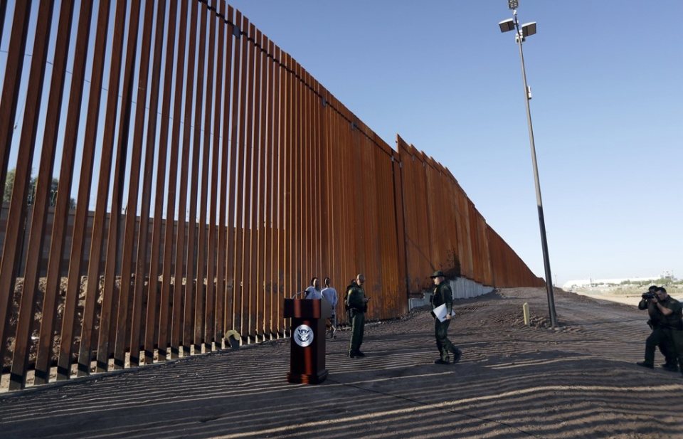 Tổng thống Trump nói đàm phán bức tường biên giới với Mexico “lãng phí thời gian”, ông sẽ tự hành động