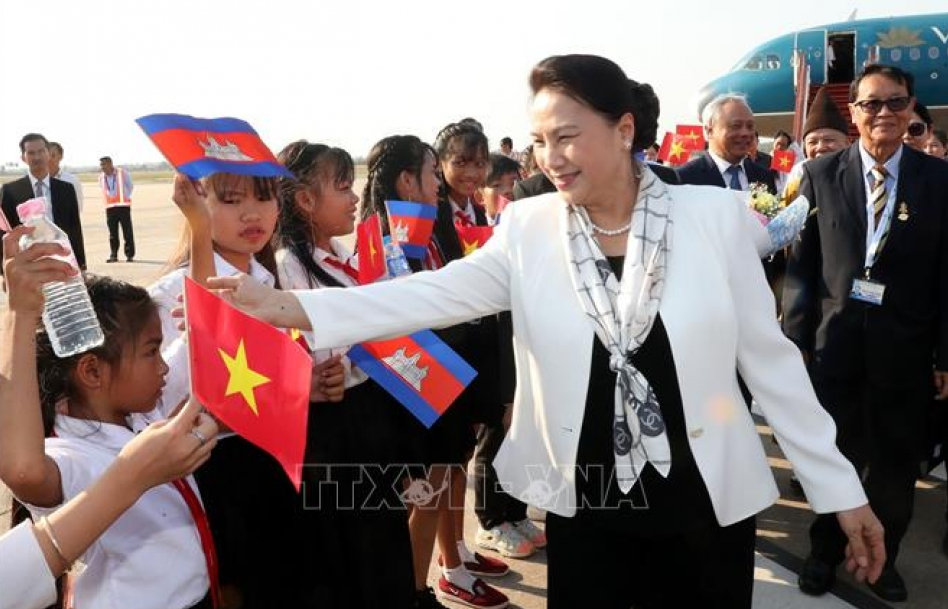 Chủ tịch Quốc hội đến Siem Reap, bắt đầu tham dự APPF-27