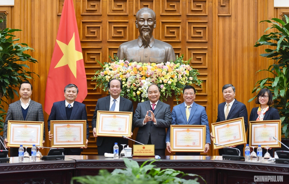 thu tuong nguyen xuan phuc chong tri tre trong cac co quan nha nuoc