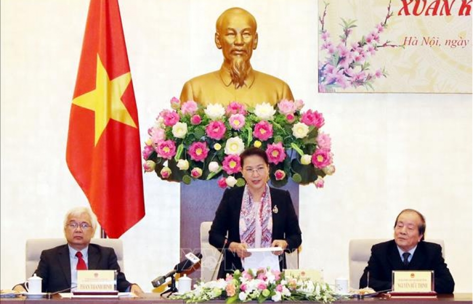 Chủ tịch Quốc hội Nguyễn Thị Kim Ngân gặp mặt đại biểu văn nghệ sĩ