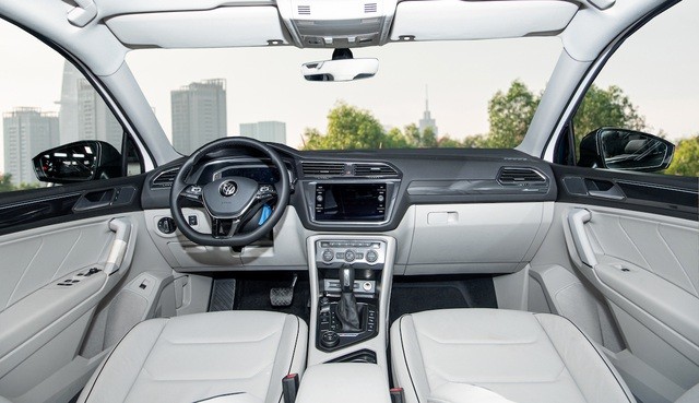 Xe Volkswagen Tiguan 2021 ra mắt thị trường Việt Nam với giá từ 1,699 tỷ đồng