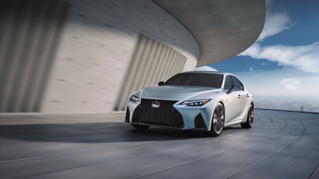 Lexus Việt Nam ra mắt dòng sản phẩm F Sport mới