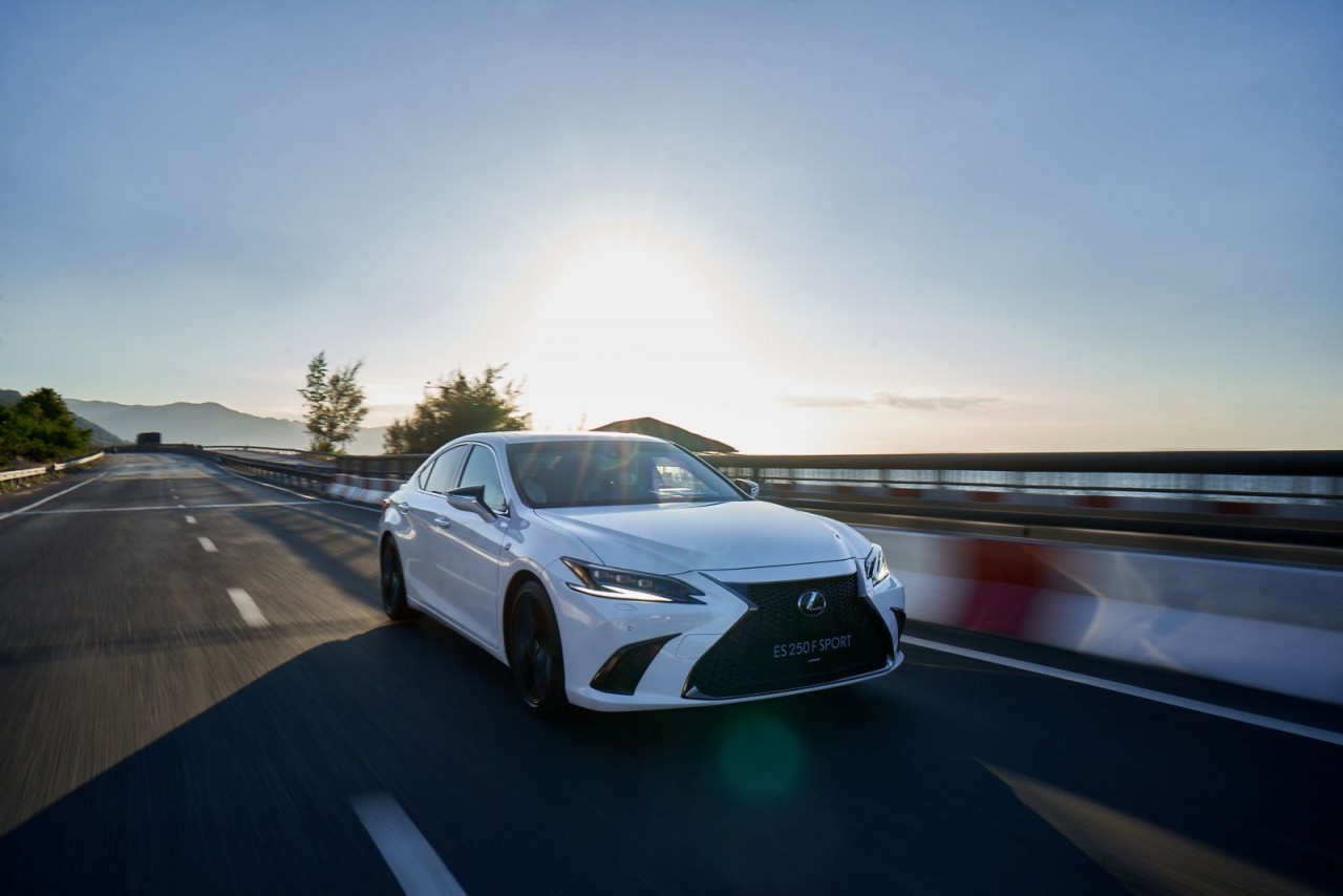 Lexus Việt Nam ra mắt dòng sản phẩm F Sport mới