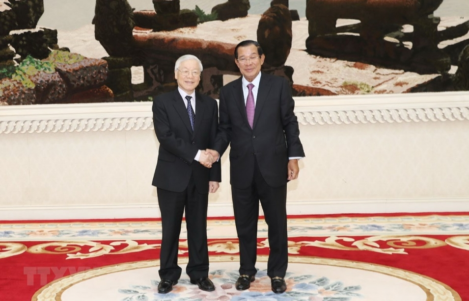 Tổng Bí thư, Chủ tịch nước Nguyễn Phú Trọng hội kiến với Thủ tướng Campuchia Samdech Hun Sen