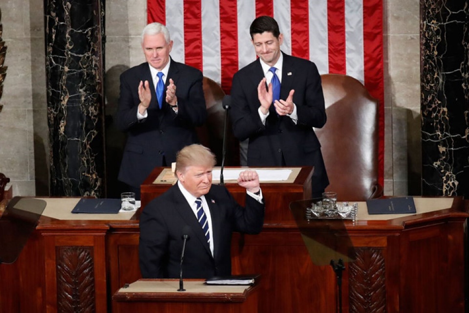 can canh mot ngay day ban ron cua tong thong my donald trump