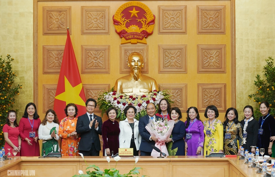 Thủ tướng Nguyễn Xuân Phúc gặp mặt các nữ doanh nhân tiêu biểu