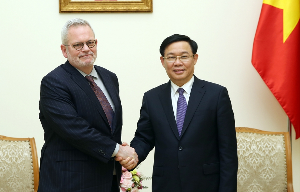 Phó Thủ tướng Vương Đình Huệ tiếp Phó Chủ tịch Phòng Thương mại Hoa Kỳ