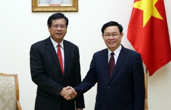 Phó Thủ tướng Vương Đình Huệ tiếp nguyên Thủ tướng Lào