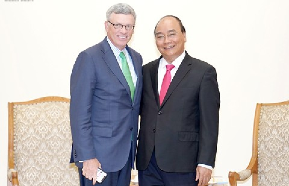 Thủ tướng Nguyễn Xuân Phúc tiếp Tổng Giám đốc điều hành Tập đoàn VISA, Hoa Kỳ