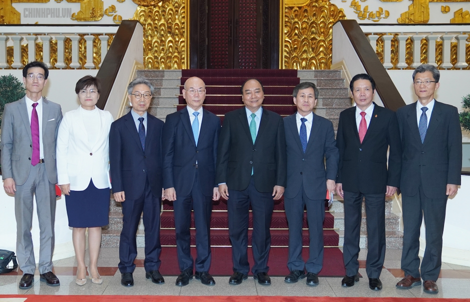 Thủ tướng Nguyễn Xuân Phúc tiếp Chủ tịch Uỷ ban Truyền thông Hàn Quốc