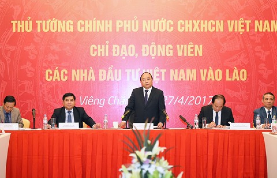 Thủ tướng gặp mặt các doanh nghiệp Việt Nam đầu tư tại Lào
