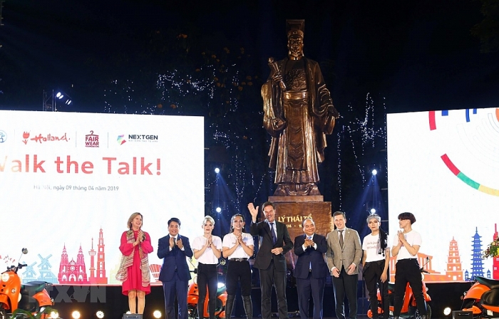 Thủ tướng Nguyễn Xuân Phúc dự Chương trình thời trang bền vững “Walk the Talk”​