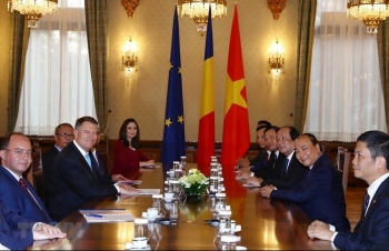 Thủ tướng Nguyễn Xuân Phúc hội kiến Tổng thống Romania