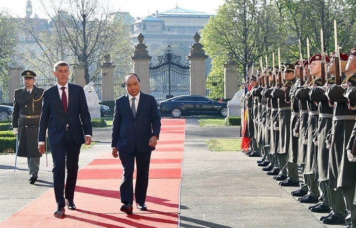 Thủ tướng Séc chủ trì lễ đón trọng thể Thủ tướng Nguyễn Xuân Phúc