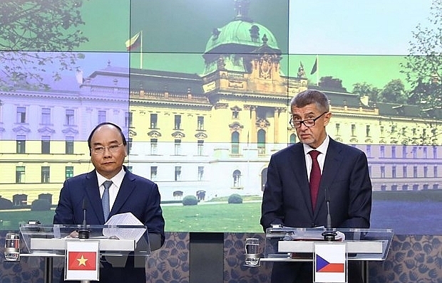 Thủ tướng Nguyễn Xuân Phúc và Thủ tướng Séc đồng chủ trì họp báo