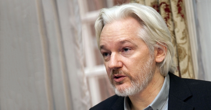 julian assange nguoi sang lap wikileaks toi pham hay nguoi hung