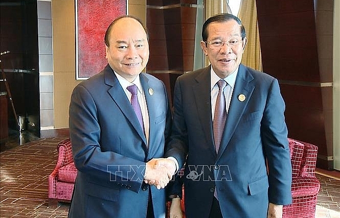 Thủ tướng Nguyễn Xuân Phúc gặp Thủ tướng Campuchia bên lề BRF 2019