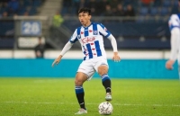 van hau va dong doi bi giam luong o heerenveen