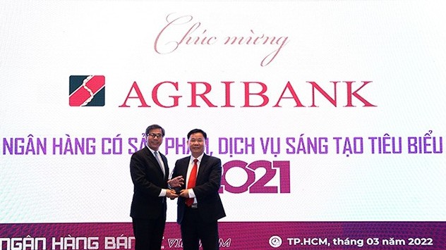 Agribank đón nhận hai giải thưởng Ngân hàng Việt Nam tiêu biểu 2021