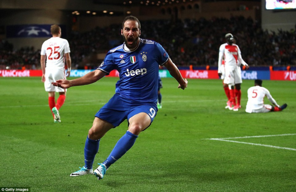 higuain lap cu dup nhan chim monaco tai phap