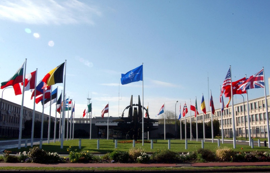 Hội nghị thượng đỉnh NATO: Giải quyết thách thức sống còn