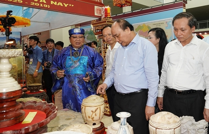 Thủ tướng Nguyễn Xuân Phúc tham quan Triển lãm ‘Thanh Hóa xưa và nay’