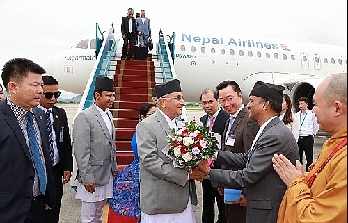 Thủ tướng Nepal K P Sharma Oli bắt đầu thăm chính thức Việt Nam